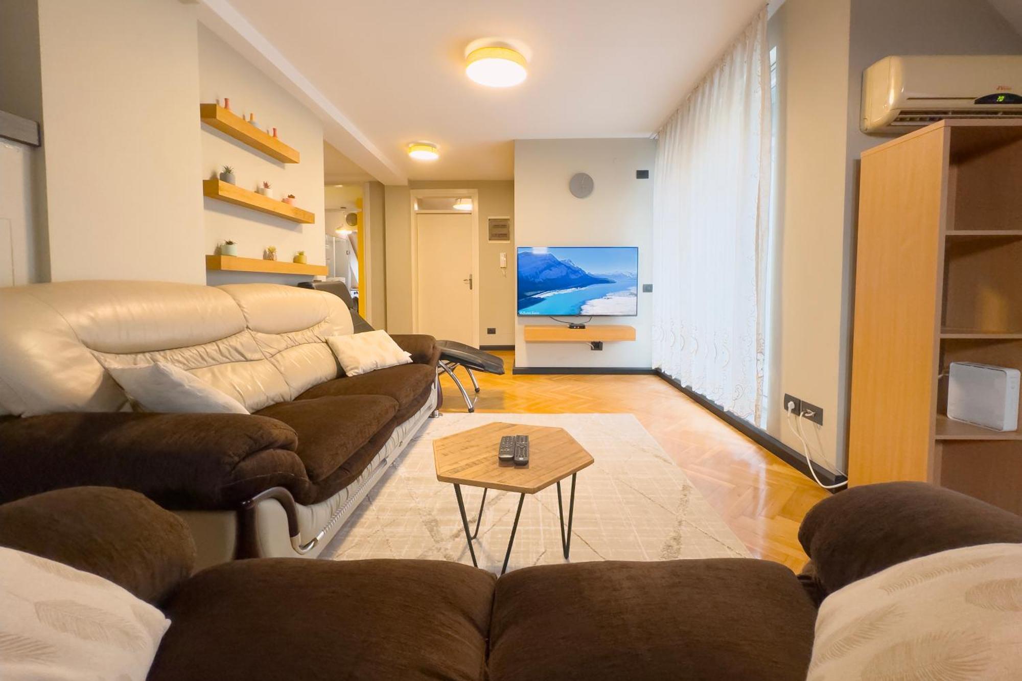 Siera'S Apartment Pristina Esterno foto
